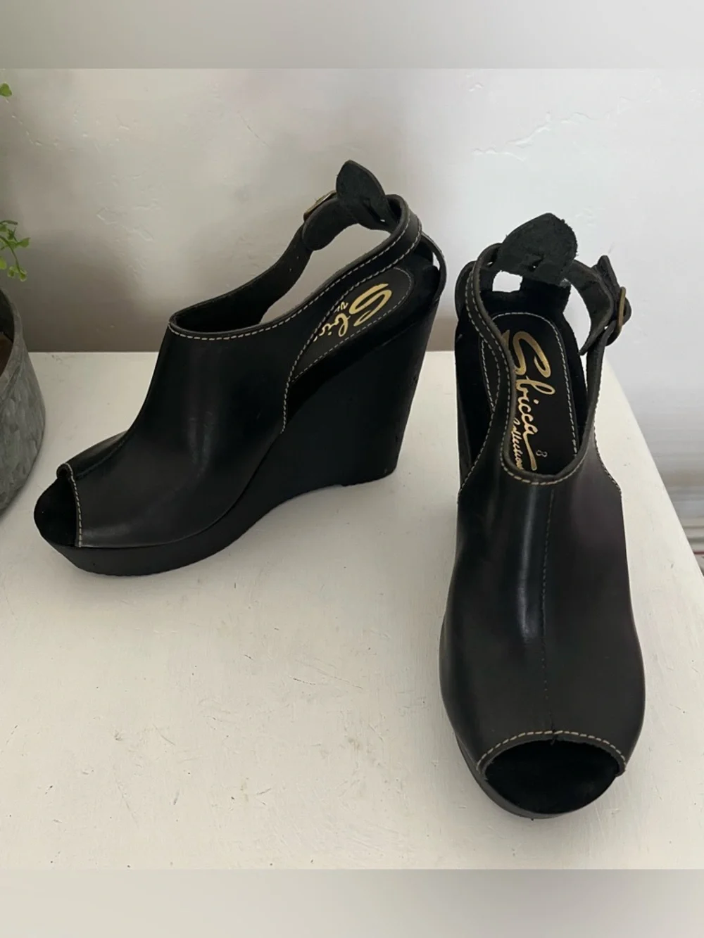 ⭐🆕Black Leather Peep-Toe Wedge Sandals